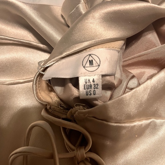 Missguided silk open back mini dress size 0 - Picture 4 of 4